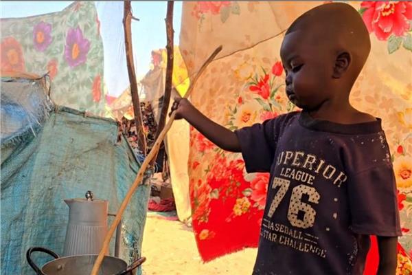طفل سودانى فى أحد مخيمات اللجوء داخل تشاد