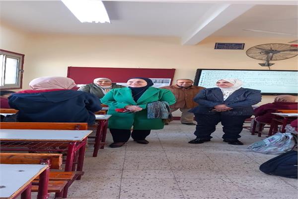 مدير تعليم القاهرة فى زيارة ميدانية لإدارة النزهة 