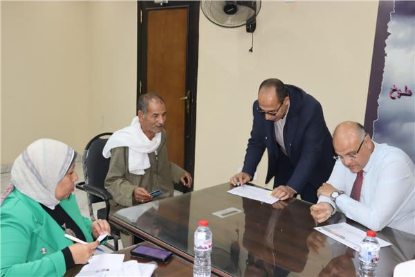 محافظ القليوبية يبحث حل مشكلات مواطني شبين القناطر والخانكة 