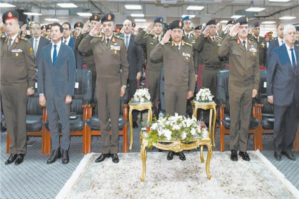 الفريق أول عبد المجيد صقر يشهد مناقشة بحث الأكاديمية العسكرية