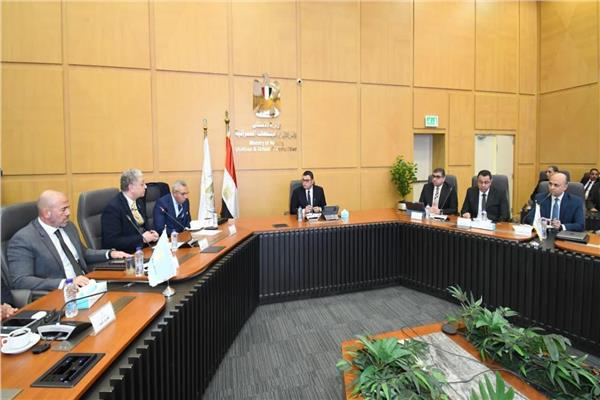 صورة خلال الاجتماع