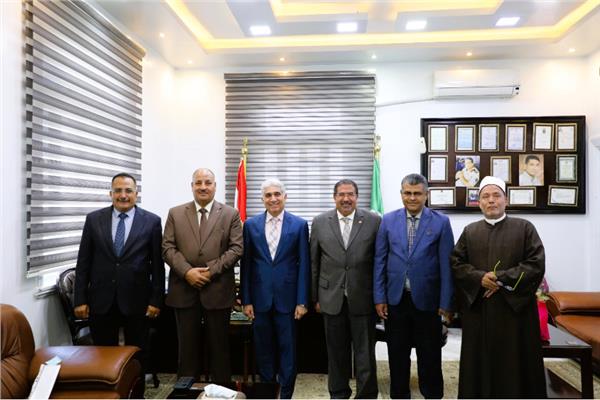 محافظ المنيا يُطلق مرحلة جديدة للكشوفات الطبية 