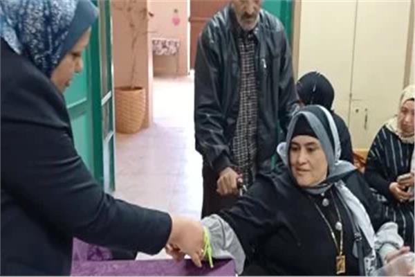 أقبال متوسط للناخبين فى جولة الأعادة بأسوان وتأخر التصويت بست لجان بنصر النوبة