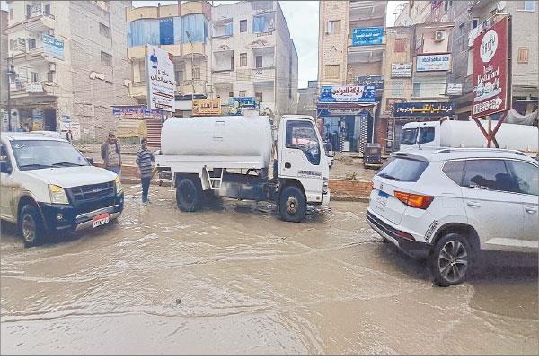  أمطار غزيرة تغرق شوارع عدد من المحافظات