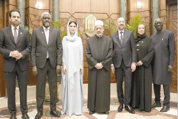 الإمام الأكبر يستقبل أعضاء اللجنة