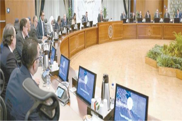 د. مصطفى مدبولى خلال اجتماعه مع رؤساء المجالس التصديرية