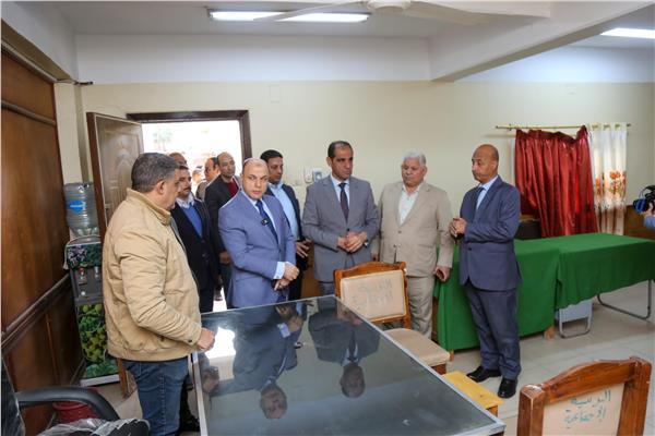  محافظ كفر الشيخ يتفقد عدداً من اللجان الانتخابية  