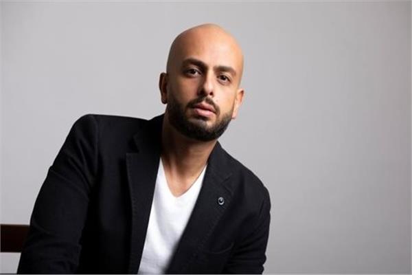  الكاتب أحمد مراد
