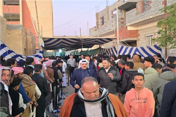 حضور مكثف أمام لجان الانتخابات