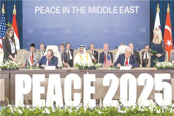 زعماء مصر والولايات المتحدة وتركيا وقطر يوقعون على إعلان السلام في غزة