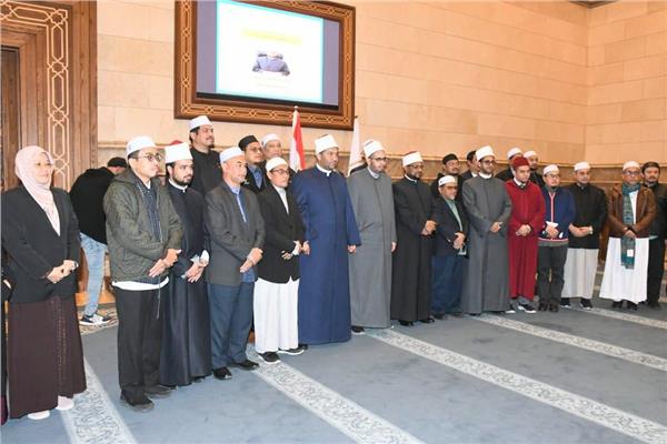 أمين مجمع البحوث الإسلامية يحاضر علماء ماليزيا حول ضوابط الإيمان والكفر 