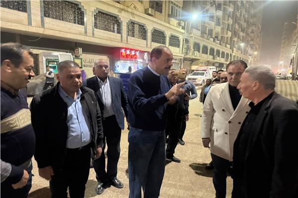 اللواء دكتور عبدالفناح سىراج محافظ سوهاج خلال الجولة 