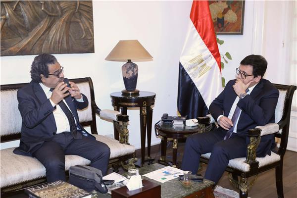 الدكتور أحمد فؤاد هنو والأستاذ فريد زهران