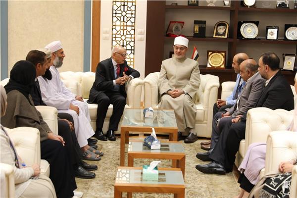 مفتي الجمهورية يستقبل وفدًا من وزارة الأوقاف ومنظمة اليونيسيف بسلطنة عمان 