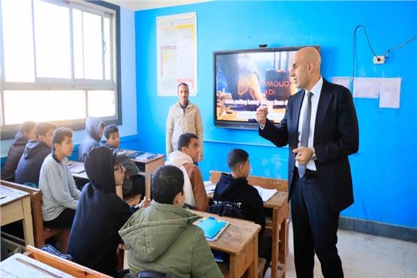 وزير التربية والتعليم في جولة مفاجئة بمدارس ببا 