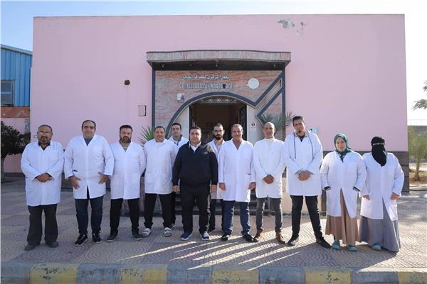 رئيس مياه البحيرة يتفقد المعمل المركزى
