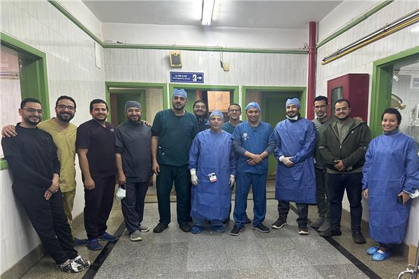 مستشفى سوهاج الجامعى ينجح في إجراء جراحة دقيقة لاستئصال ورم سرطاني خبيث بالعين