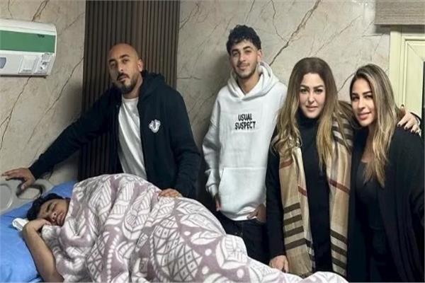 نهال عنبر تطلب الدعاء لحفيدها يوسف
