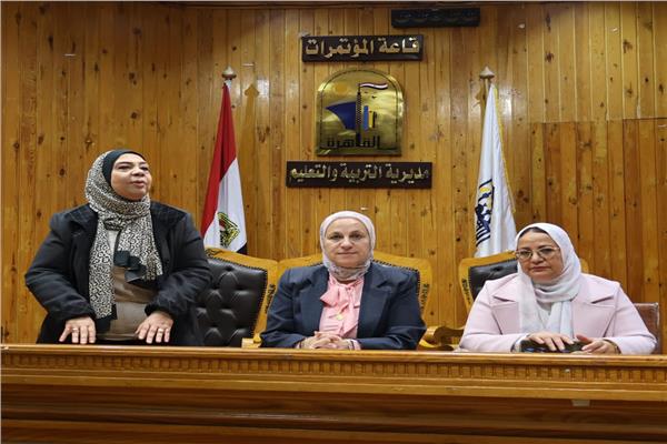 تعليم القاهرة تعقد ورشة عمل حول منظومة البيرول