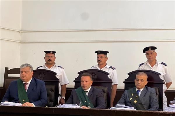 يئة المحكمة برئاسة المستشار شريف إسماعيل 
