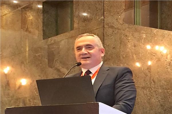 الدكتور محمد مصطفى عبد الغفار رئيس هيئة المستشفيات والمعاهد التعليمية