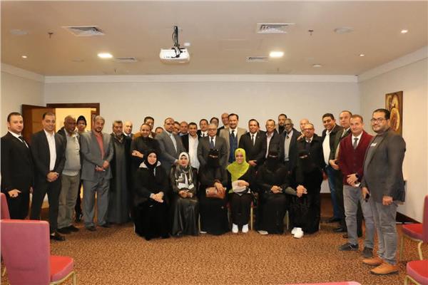 السفير المصري بالسعودية يلتقي بأعضاء الجالية