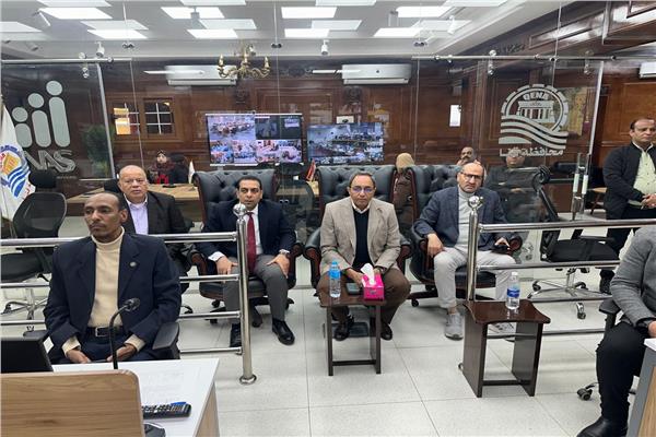محافظ قنا يدعو المواطنين بضرورة المشاركة الإيجابية في انتخابات مجلس النواب 