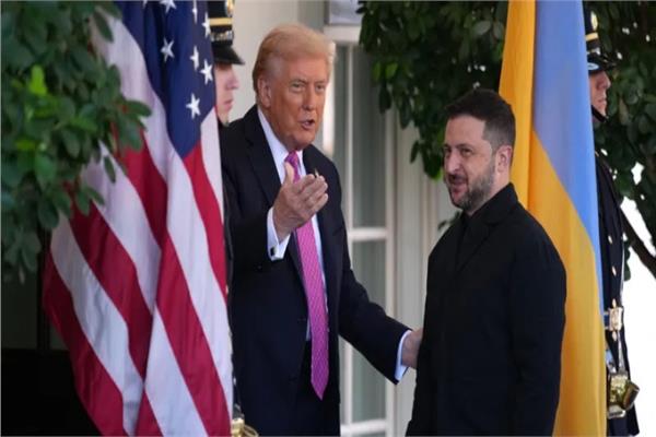 الرئيس الأمريكي دونالد ترامب ونظيره الأوكراني فلاديمير زيلينسكي - صورة أرشيفية