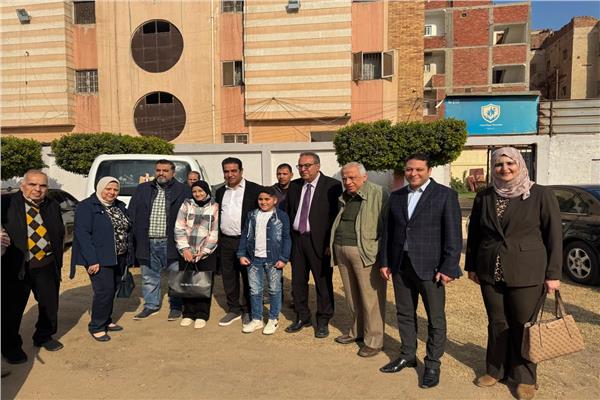 فريق طبي من كلية الطب جامعة الزقازيق للكشف على الأطفال بدار الأيتام