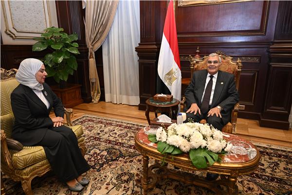 رىيس مجلس الشيوخ وسفير دوله البحرين ‎