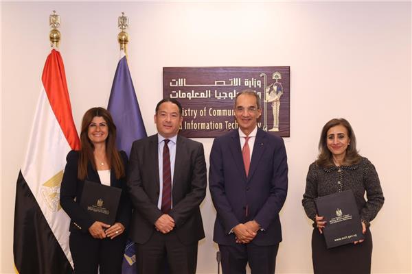الدكتور عمرو طلعت وزير الاتصالات وتكنولوجيا المعلومات