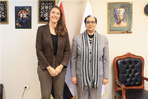 المستشارة أمل عمار تستقبل مديرة مكتب التعاون مع الوكالة الفرنسية للتنمية فى مصر 