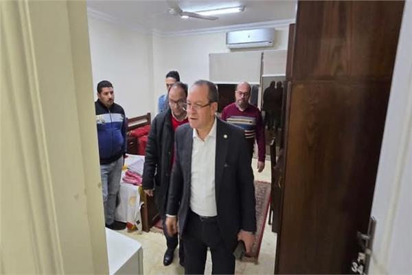  نائب رئيس جامعة طنطا يتفقد المدن الجامعية في جولة مفاجئة 