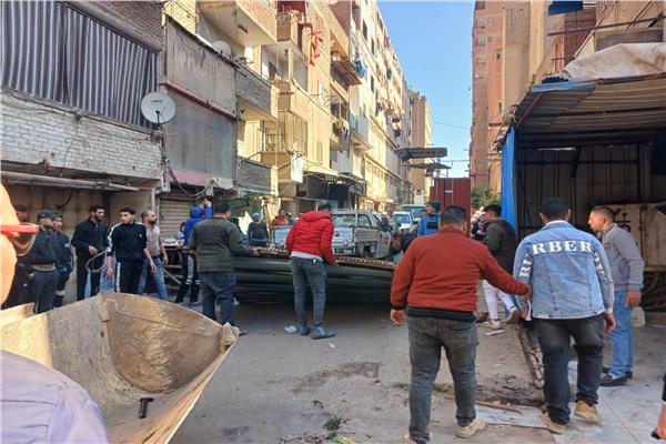 محافظ القليوبية يتابع جهود حي غرب شبرا الخيمة في رفع الإشغالات
