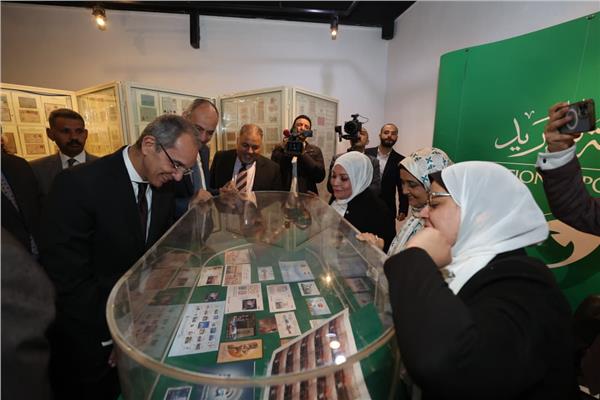 وزير الاتصالات بمعرض الرواد السنوي لهواة جمع الطوابع