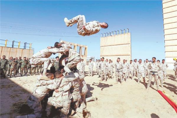 عناصر من قوة «الصاعقة» «القوات الخاصة» التابعة لـ «الجيش الوطنى الليبى» بقيادة اللواء خليفة حفتر