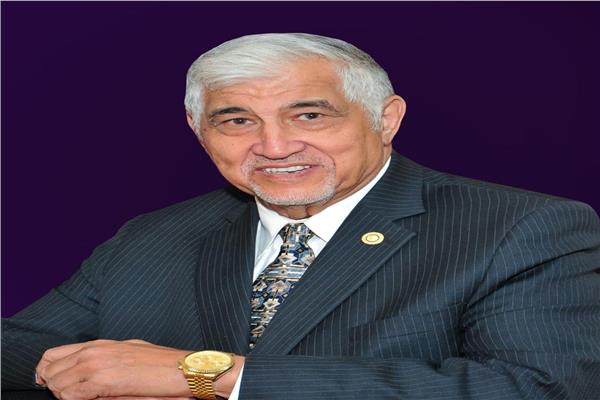 الدكتور أحمد أبو سيد