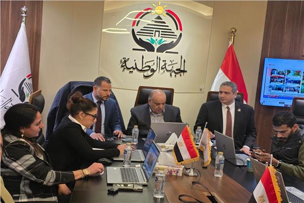 السيد القصير يتفقد غرفة عمليات"الجبهة الوطنية " لمتابعة انتخابات الإعادة