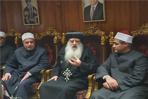 وكيل وزارة الاوقاف بالغربية يهنى مطران طنطا والاقباط بأعياد الميلاد 
