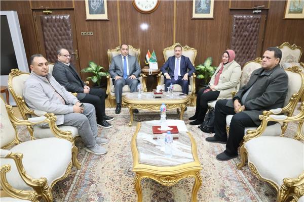 محافظ المنوفية يناقش  موقف تنفيذ كوبري الباجور