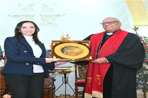 محافظ البحيرة تقدم التهنئة بعيد الميلاد المجيد