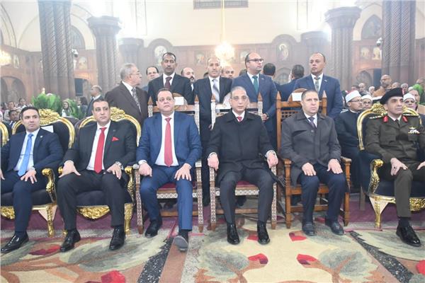 جانب من زيارة محافظ الفيوم للكنيستين الكاثوليكية والإنجيلية 