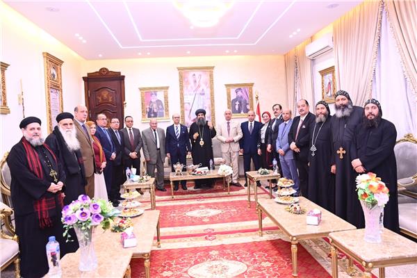 المنشاوي يهنئ قداسة الأنبا بيسنتي أسقف أبنوب 