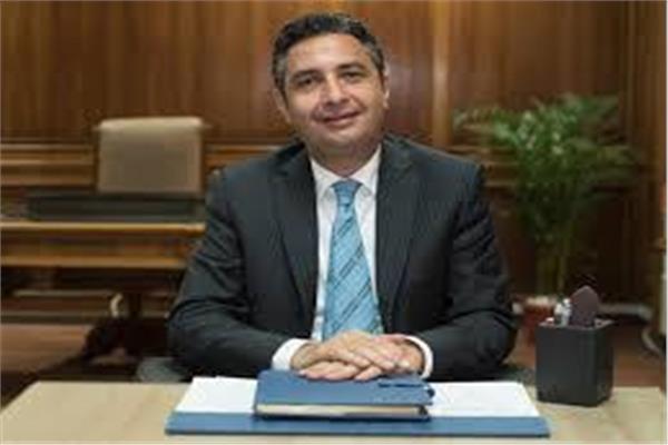  الدكتور شریف فاروق 