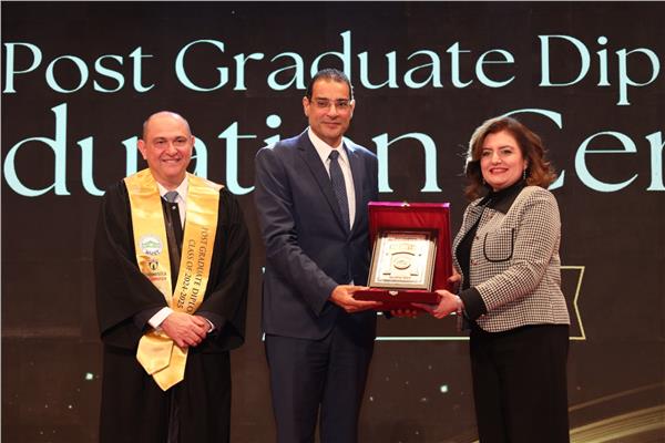 جامعة مصر للعلوم والتكنولوجيا تحتفل بتخريج دفعات جديدة من الدبلومات المهنية