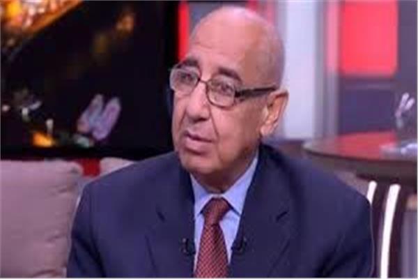 الدكتور علي عوف رئيس شعبة الأدوية بالاتحاد العام للغرف التجارية