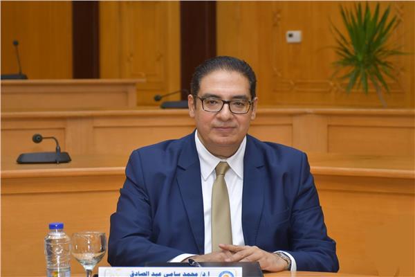 الدكتور محمد سامي عبدالصادق رئيس جامعة القاهرة