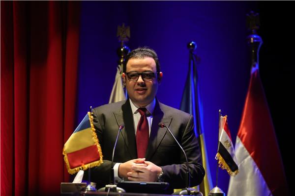 مصطفى عز العرب