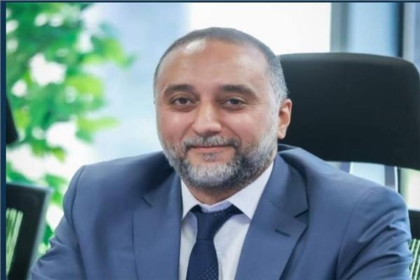 الدكتور عمرو عادل عبد العال