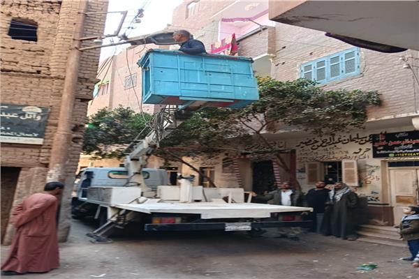 صيانة وتركيب كشافات كهرباء